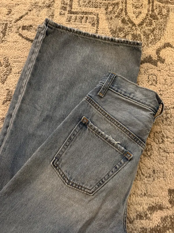 Old Navy Light Blue Distressed Wide-Leg Jeans - Image 7