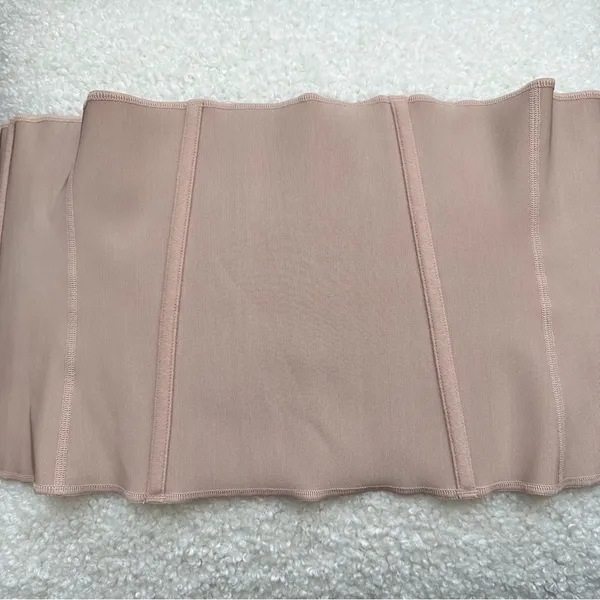 SKIMS Waist Trainer - Image 6