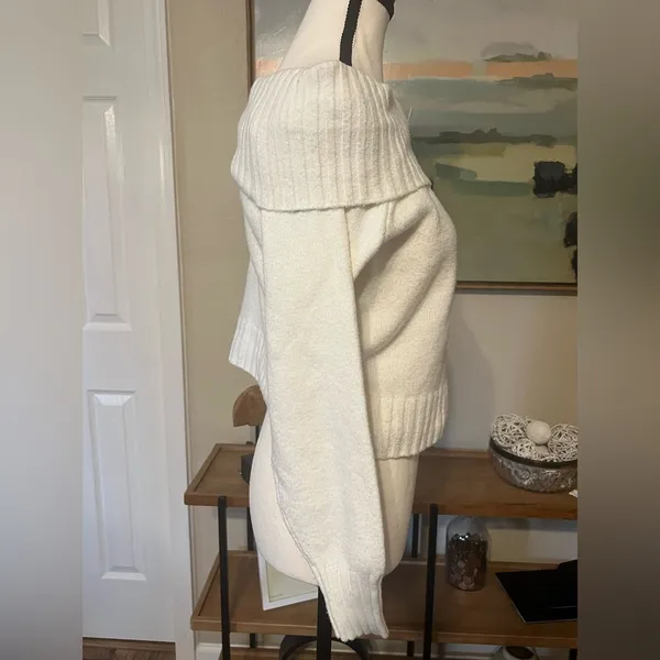 Hollister Off Shoulder Sweater Cream Cropped Knit Soft Girl Preppy Small - Image 3
