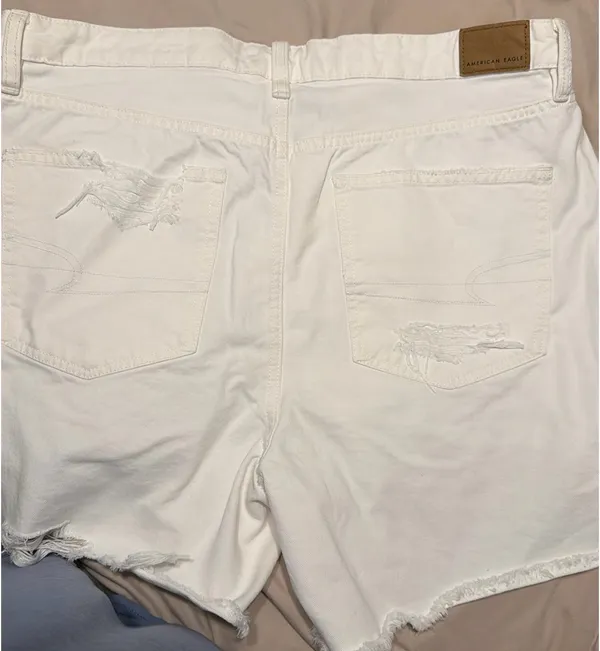 American eagle size 14 white denim shorts  - Image 2
