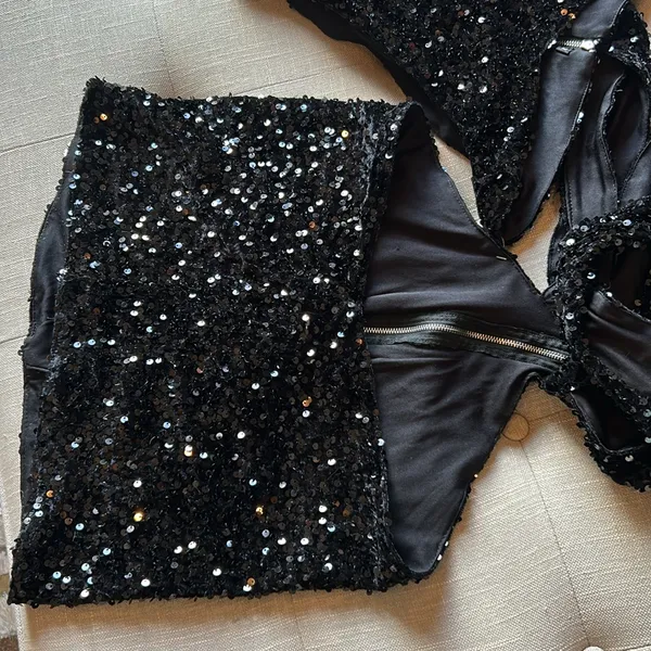NWT Alglist Black Sequenced Two Piece Cut Out Mini Dress Size Medium - Image 7