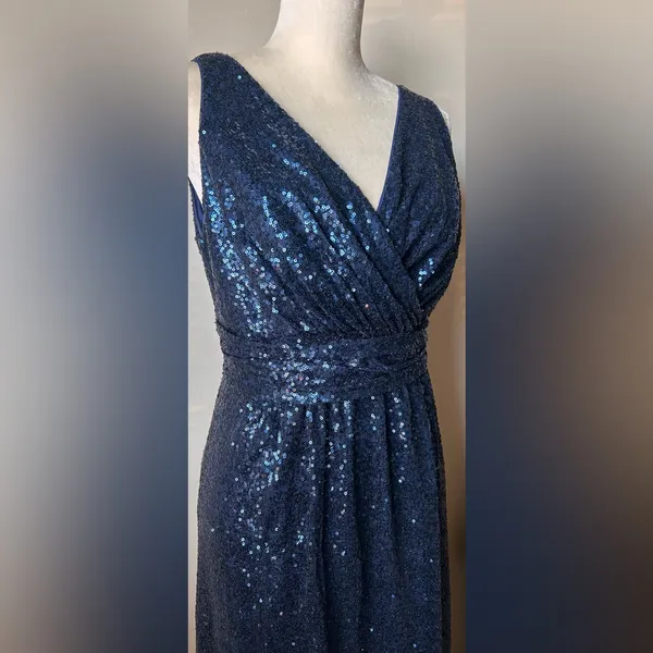 David’s Bridal Dark Blue Sequin V-Front & Back Long Dress 16 Spring‎ Wedding - Image 5