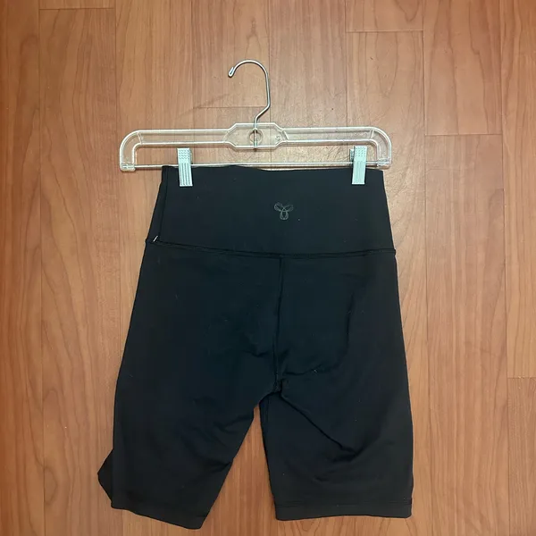 Aritzia Biker Shorts TNA - Image 3