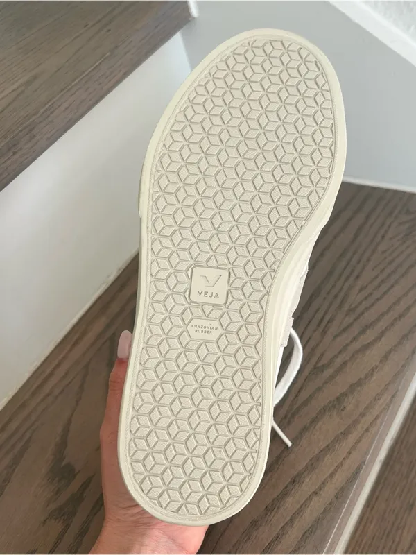 SINGLE RIGHT SHOE Veja Campo Leather Sneaker in Extra White / Natural Suede - Image 5