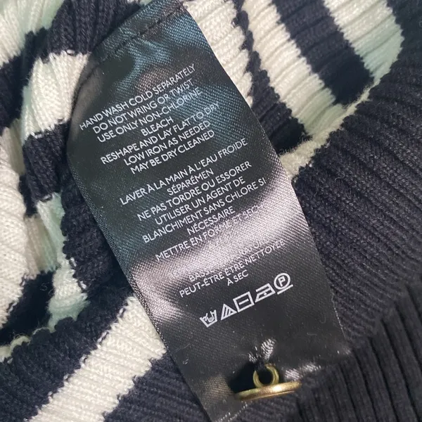 Anthropologie Maeve black & white Striped V Neck sweater size m - Image 5