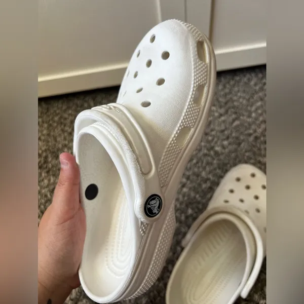 Crocs Shoes Women’s White Clogs Size 6‎ - Image 4