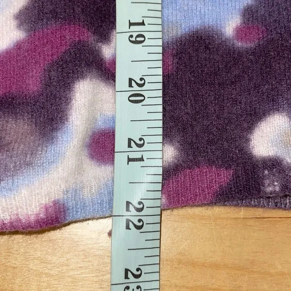 NEIMAN‎ MARCUS CASHMERE VNECK SWEATER Watercolor Purple SIZE MEDIUM Fits like an - Image 8