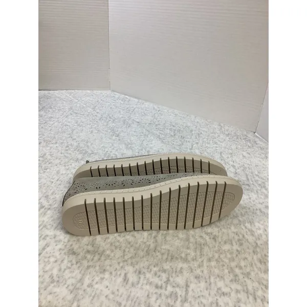 Easy Street Women Laser Cut Floral Perforated Slip On Comfort Flats Grey Size 11 - Image 5