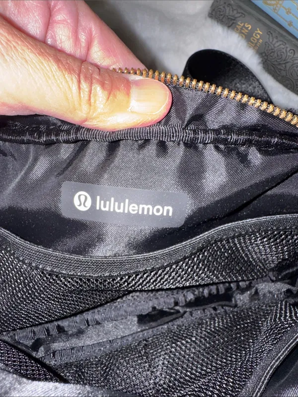 lululemon athletica Black Sherpa Crossbody Belt Bag with Gold Hardware - Image 7
