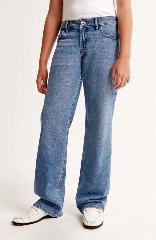 Abercrombie Low Rise Light Wash Baggy jeans - Image 2
