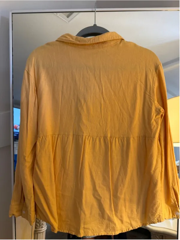 NEW Yellow Button Down Shirt Size M Size M - Image 2