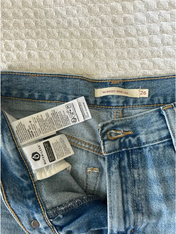 Levi’s Wide-Leg 94 Baggy Jeans - Image 4