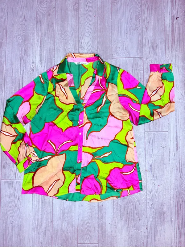 Zara long sleeve button front geometric bright blouse shirt size large - Image 3