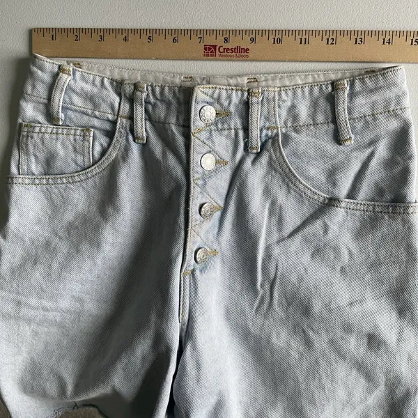Guess Jeans Vintage Cutoff Denim Shorts USA Made Lightwash 100% Cotton Size 30 - Image 6