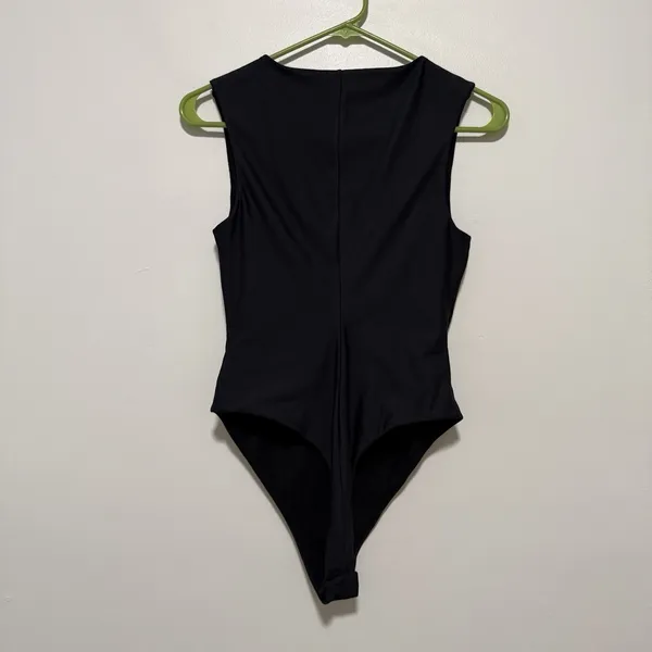 Carbon38 NWT Black Mesh Plunge Bodysuit Size Small - Image 4