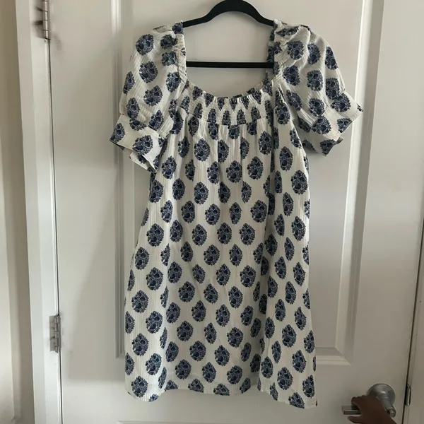 J. Crew White Mini Dress with Navy Floral Print and Puff Sleeves - Image 7
