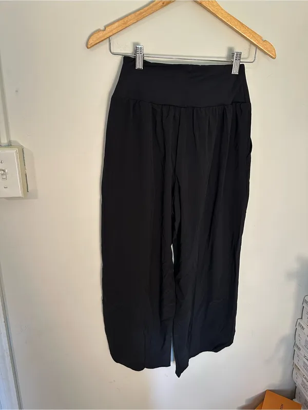 NWT Halara Breezeful™ High Waisted Tummy Control Hem Quick Dry Pants black xs - Image 3