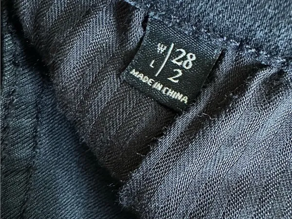 Abercrombie & Fitch Black Raw Hem Shorts Womens 28 2 - Image 4