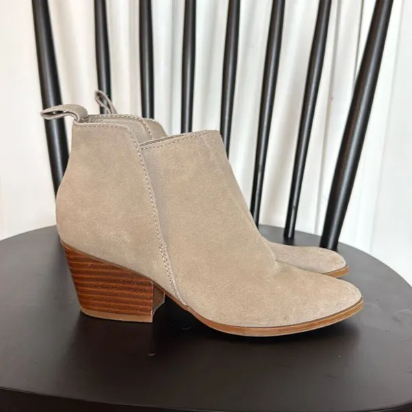 Dolce Vita Daine tan suede pull on booties size 6 - Image 8