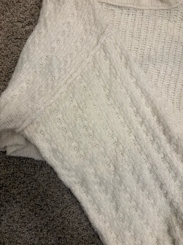 Urban Outfitters Sweater - Image 4