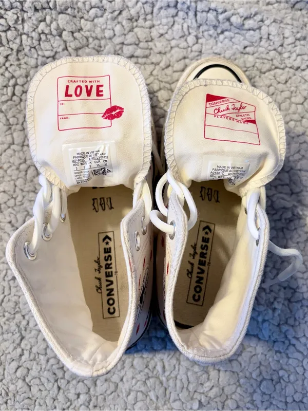 Converse Chuck 70 High Top "Love Me" Embroidered Lips Valentine Limited Edition. - Image 7