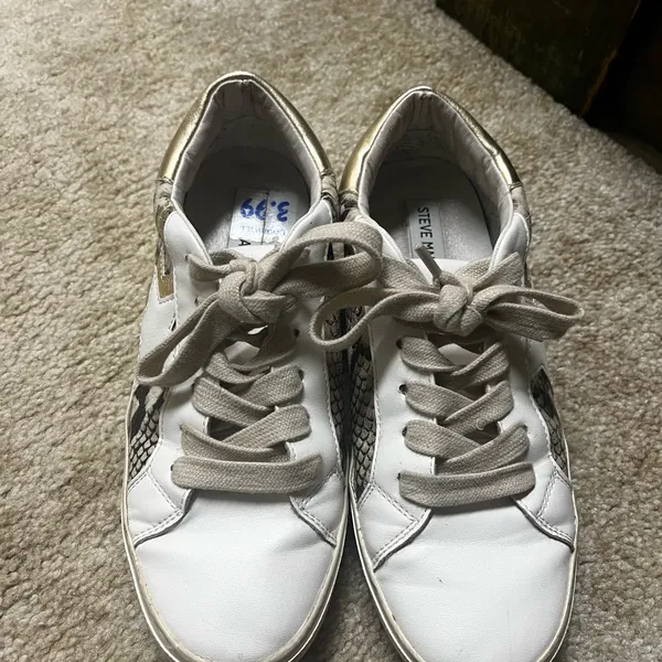 Steve Madden sneakers 7.5 - Image 5