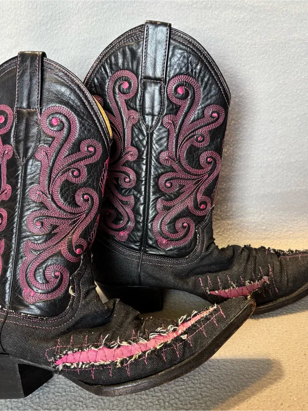 White Diamonds sz 8 Black & Pink Western Cowgirl Boots - Distressed Black Denim - Image 10