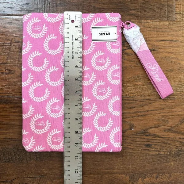 VICTORIA’S SECRET pouch, NWT - Image 7