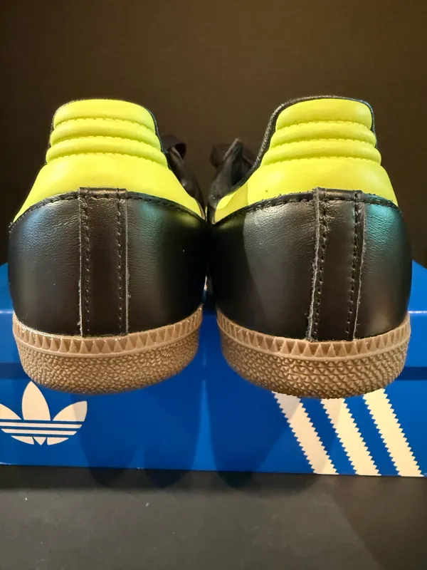 Adidas Women’s Samba OG size 6 - Image 4
