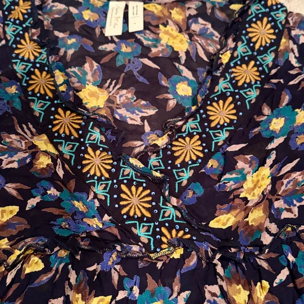 Meadow Rue Anthropologie Floral Embroidered Peplum Blouse Navy Blue‎ Small - Image 4