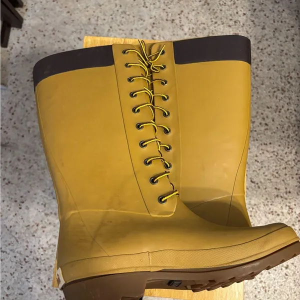 Timberland rubber tall boots size 8 - Image 13
