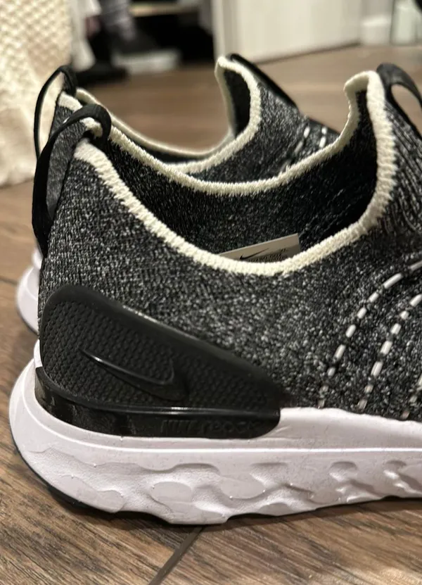 Sneakers - Image 4