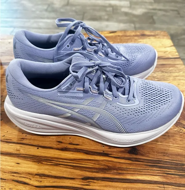 Women’s asics gel cumulus  - Image 2
