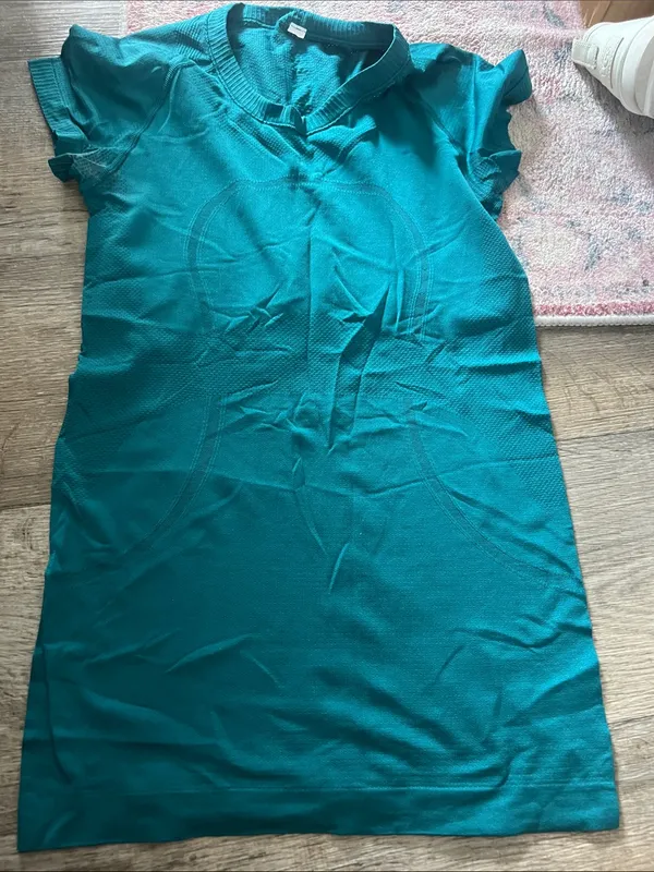 Lululemon teal green top size 6 - Image 4