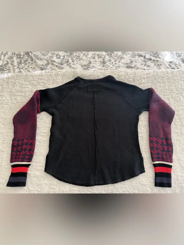 We The Free Black Waffle Knit Pullover Sz small - Image 2