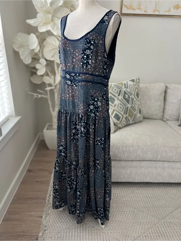 Lulu's Crush Season Navy Blue Floral Quilt Patchwork Print Scoop-Neck Maxi Dress - Image 6