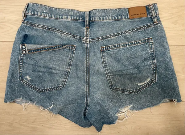 American Eagle Outfitters 90s Boyfriend Shorts - Image 2