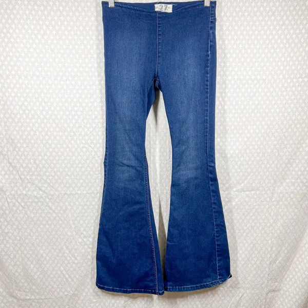 Free People We The Free‎ Dark Wash Penny Pull On Flare Boho Jeans - Image 3