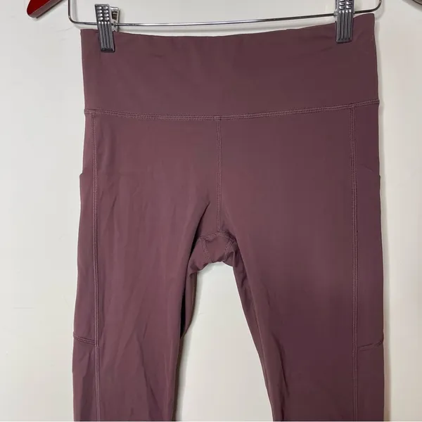 Vuori Women's Stride Legging in chest mid rise sz S - Image 4