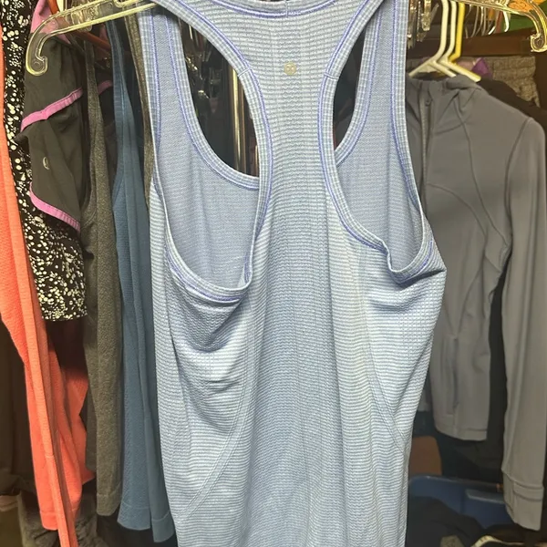 Lululemon swiftly tank size 4 - Image 3
