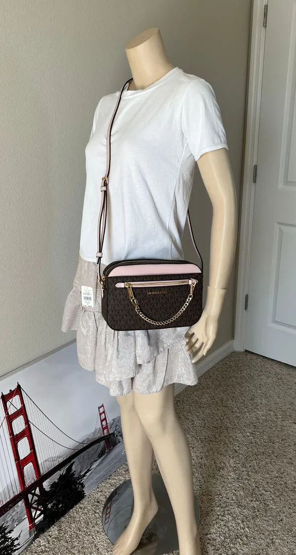 Michael Kors Purse - Image 8