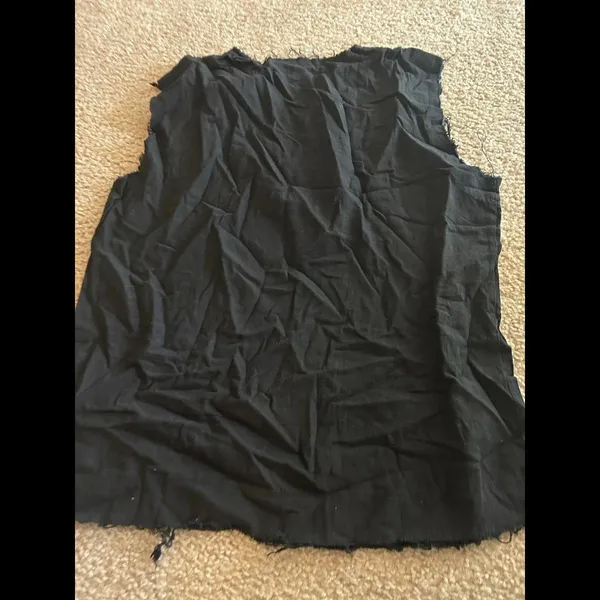 Woman xl top rugged ruff looking top shirt sleeveless - Image 4