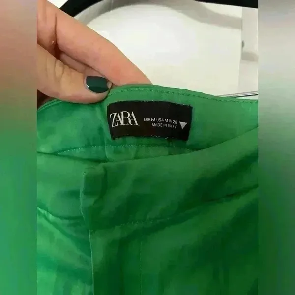 Zara women's green tailored shorts size M - Image 2