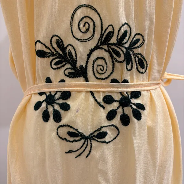 VTG 70s Butter Yellow Floral Embroidered House Dress Boho Granny Ecuador Small - Image 4