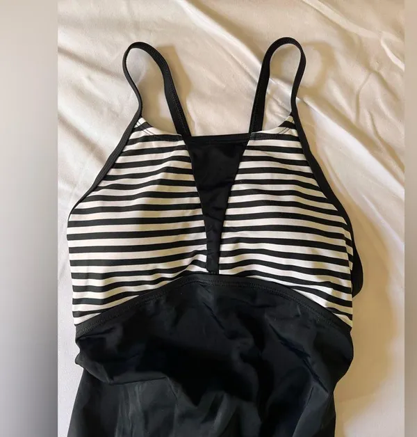 Nike Black and White Striped One-Piece Swimsuit - Image 7