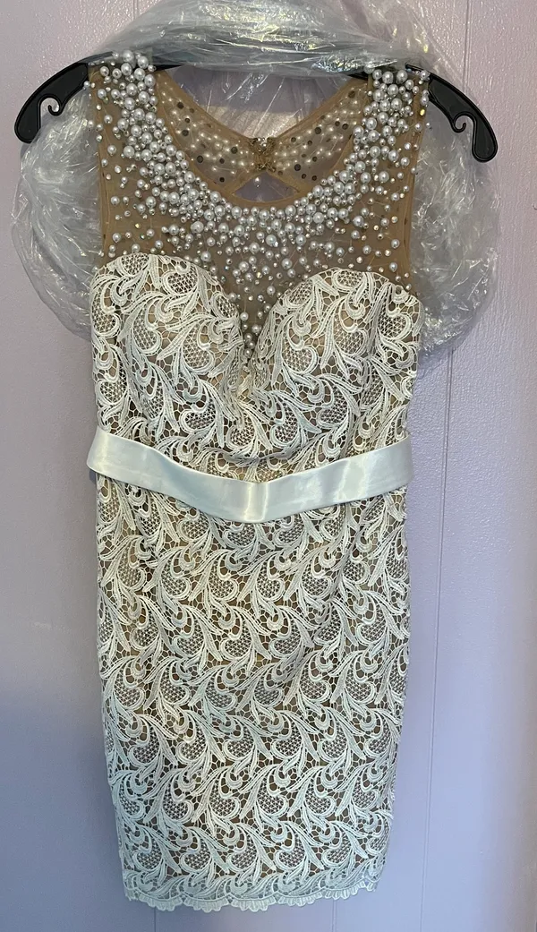 Dave & Johnny Nude Semi Formal Dress - Image 3