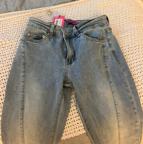 Edikted Flare Jeans - Image 5