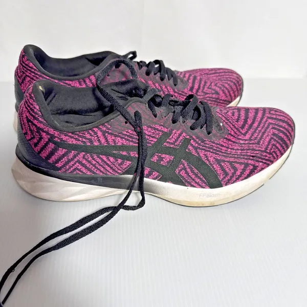 Oasics Sneakers Women's Size 9 1/2 Pink Black Lace Up Lightweight Preowned - Image 3