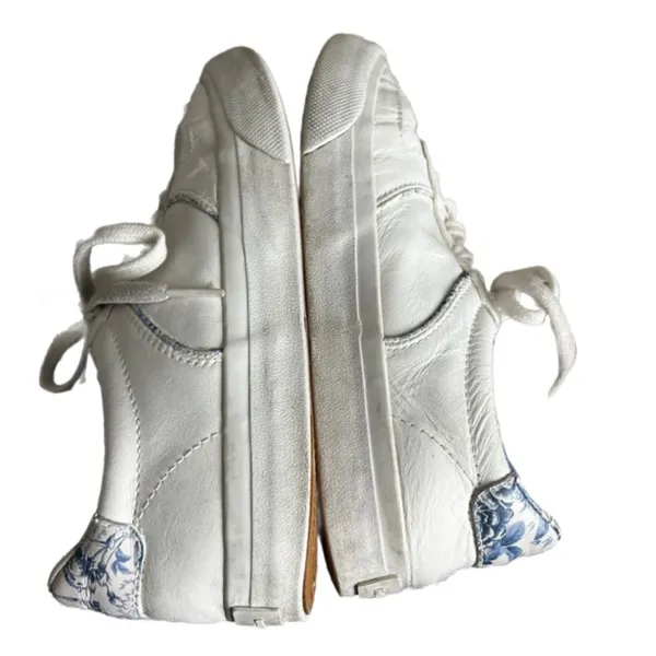 Reformation Harlow white leather blue floral sneakers size 8 - Image 9