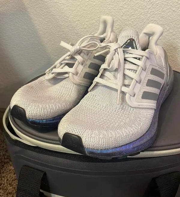 ULTRA BOOST ISS - Image 4